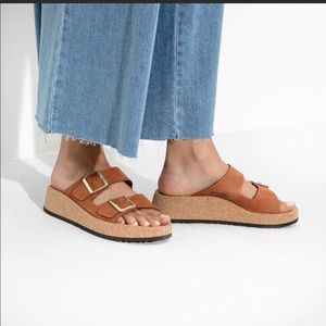 Size 7/8 camel brown leather platform Birkenstocks- barely worn